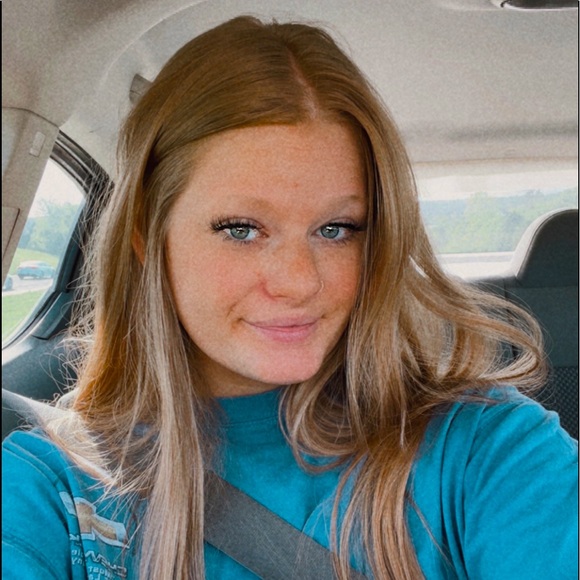 Meet your Posher, Aubrey - Picture 1 of 1